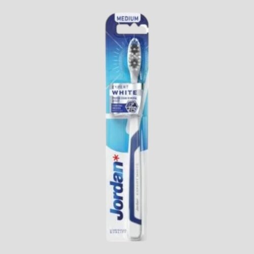 01. Expert White Shine Medium Toothbrush